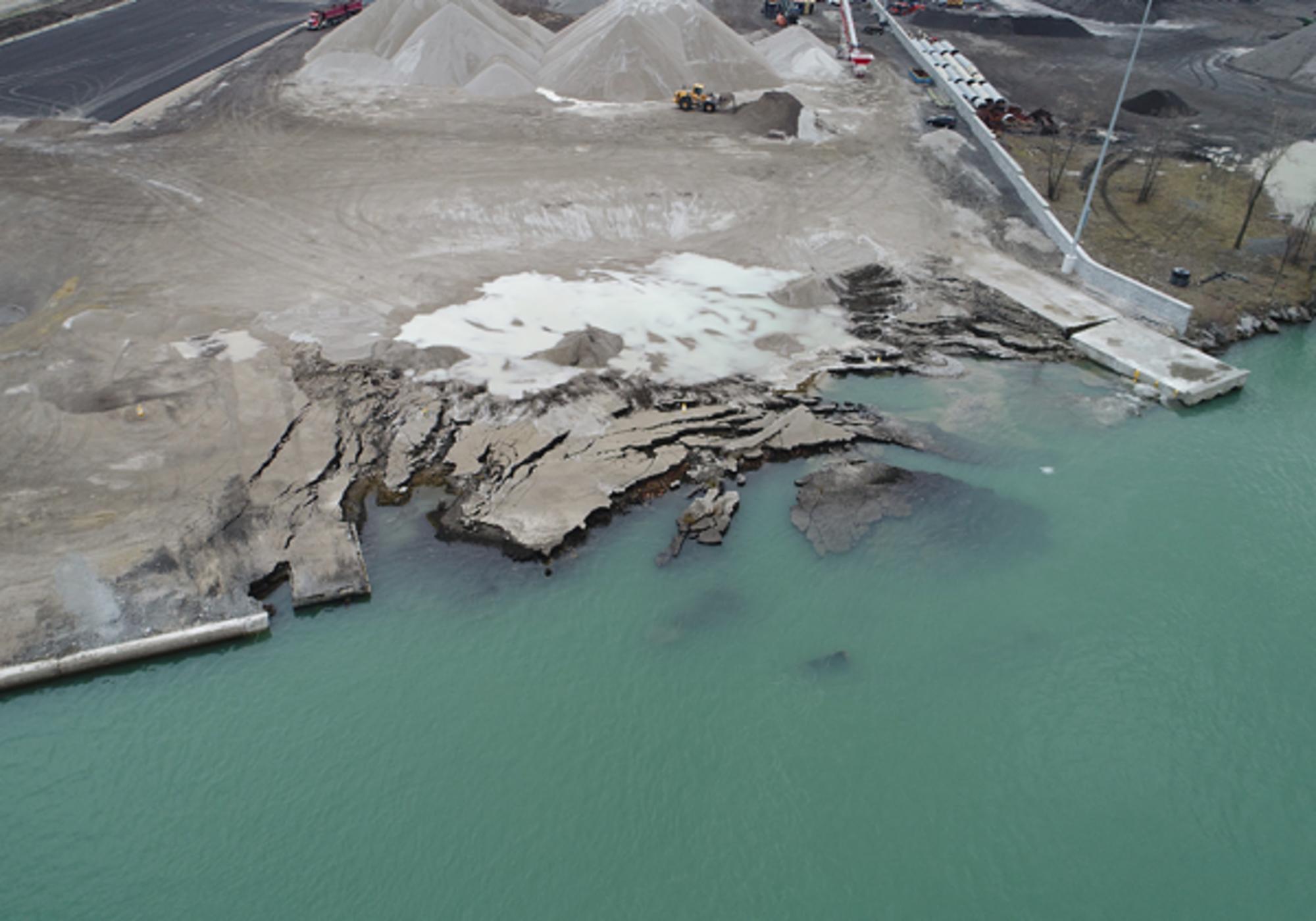 Tierras contaminadas por uranio colapsan en el río Detroit. Fuente: michigan.gov
