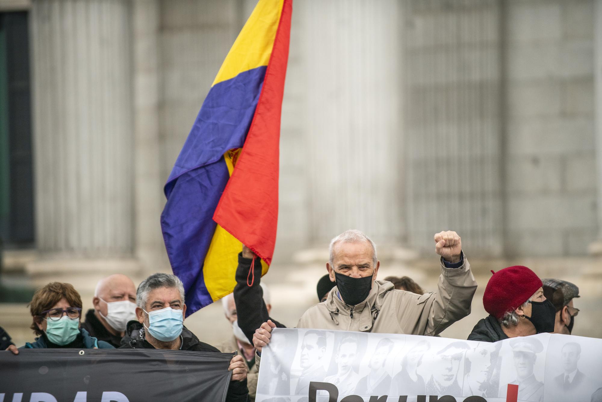 Contra la impunidad del franquismo - 4
