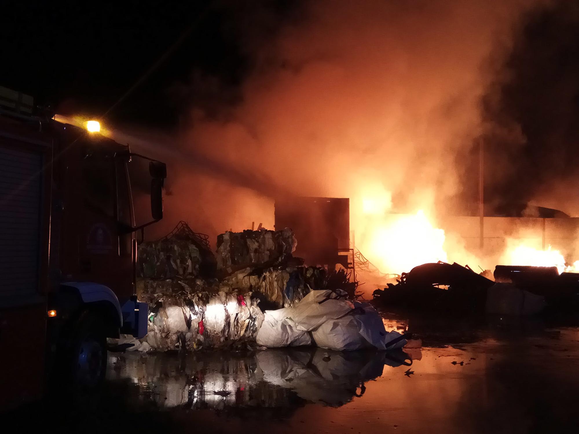 incendio planta reciclaje