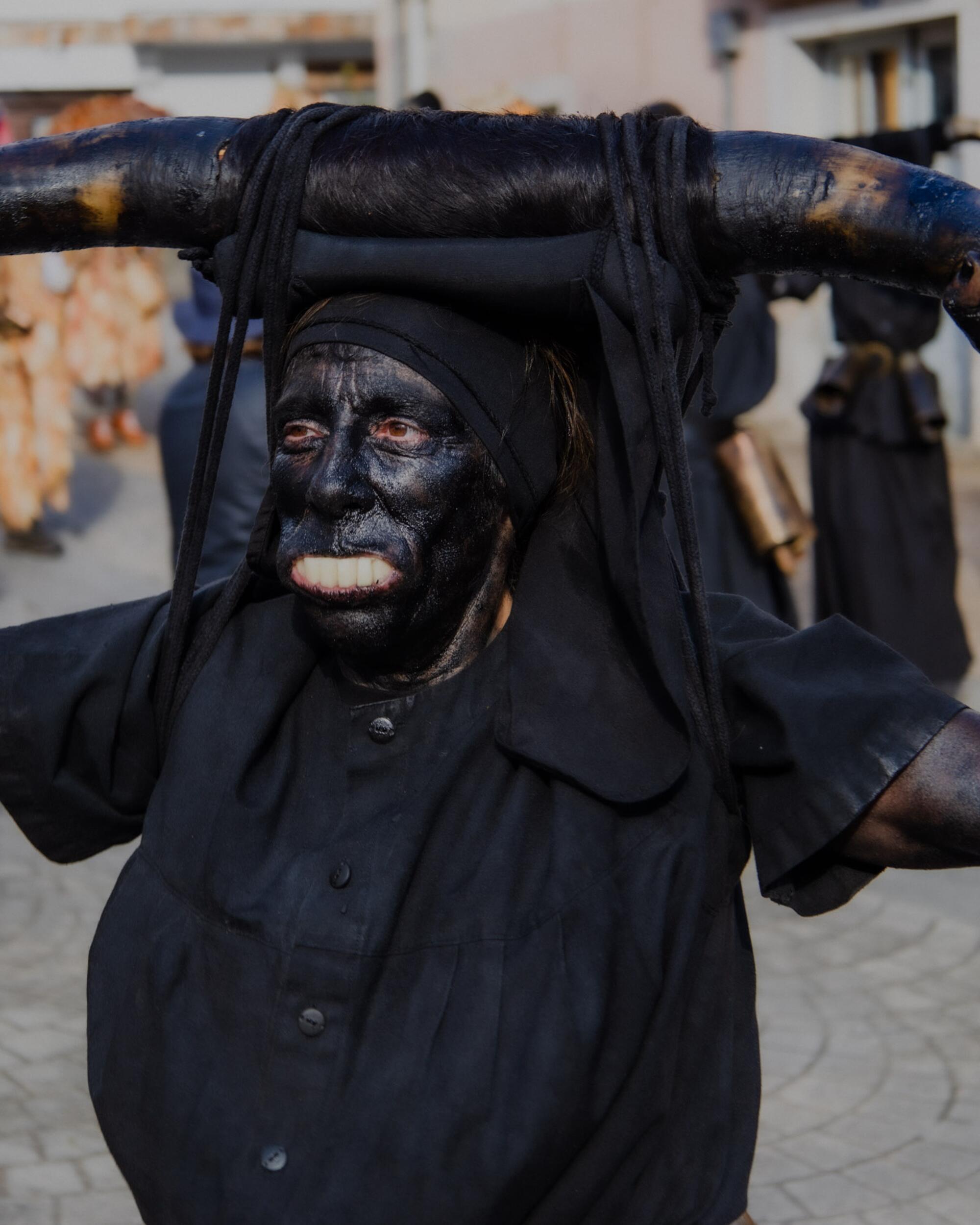 Máscaras ancestrais e entroidos tradicionais no encontro senlleiro da mascarada ibérica - 10