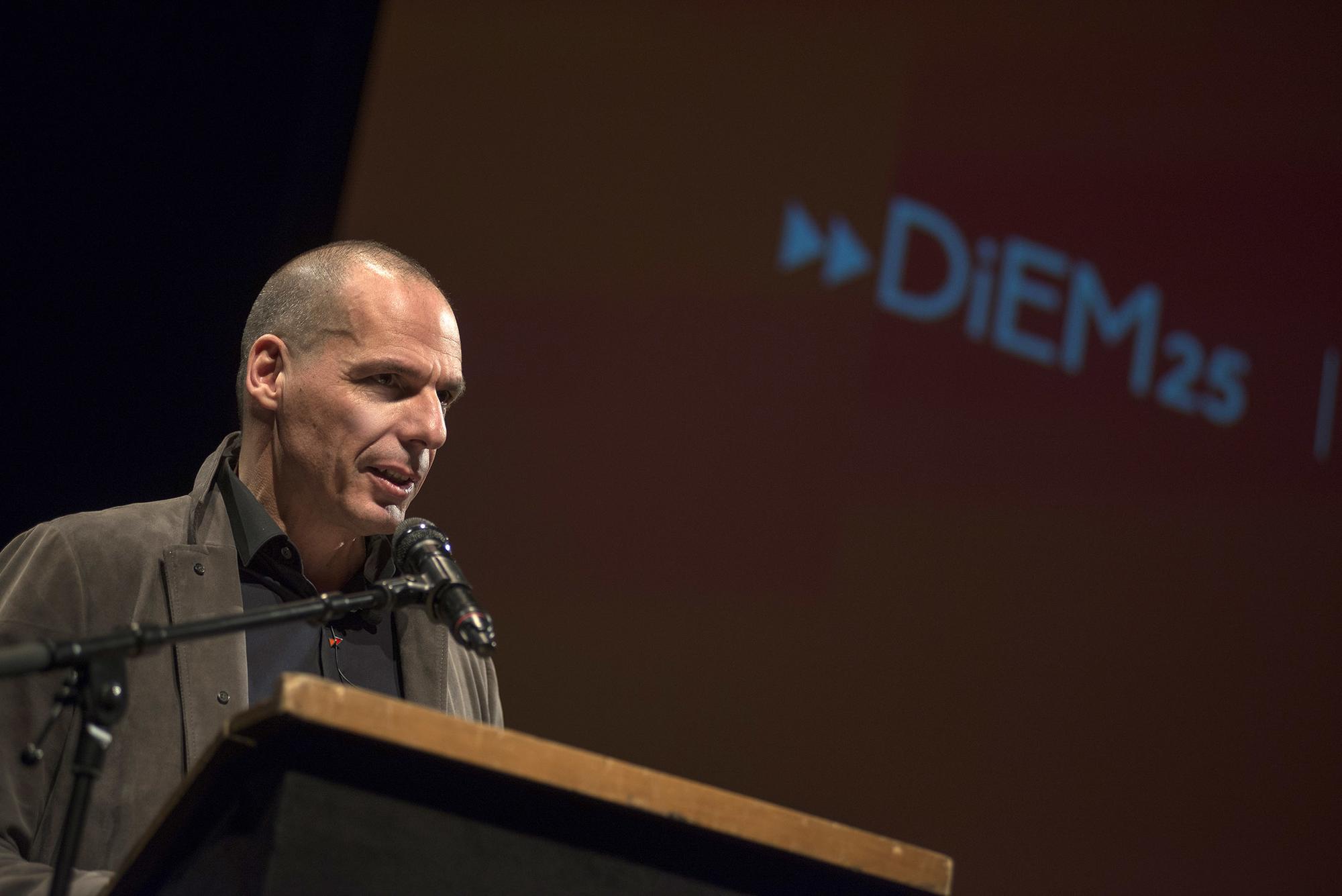 Yanis Varoufakis presentando el movimiento político DiEM25