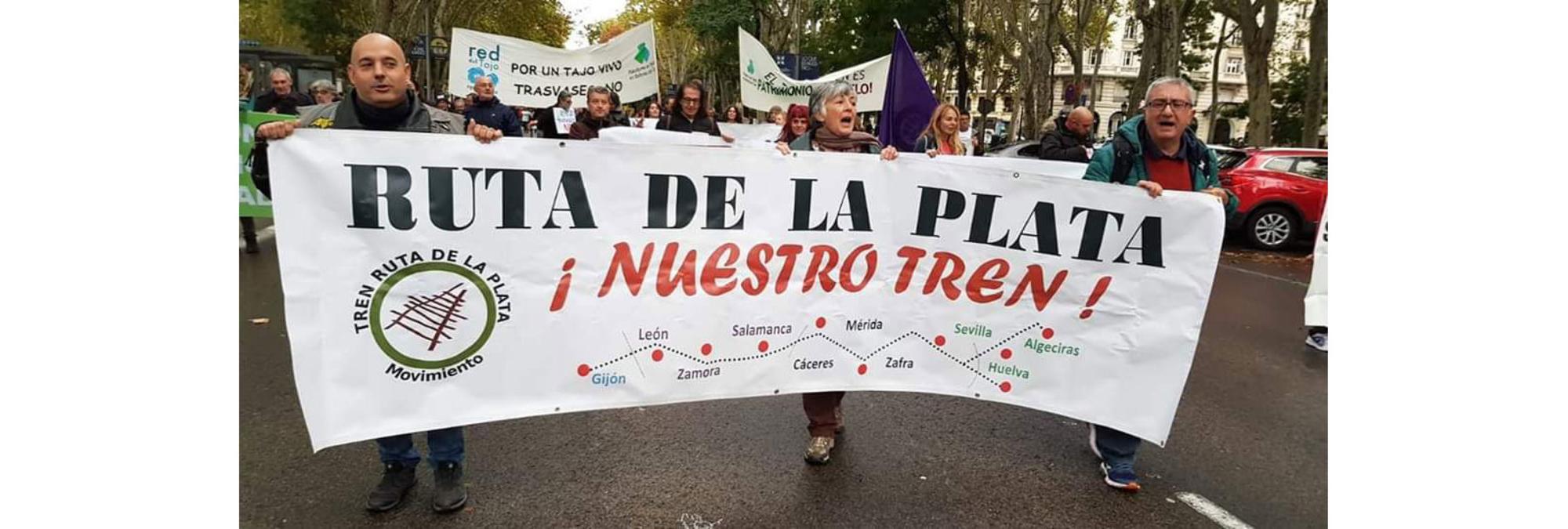 Cortejo de Ruta de la Plata en la manifestación del sábado 27 de octubre en Madrid.