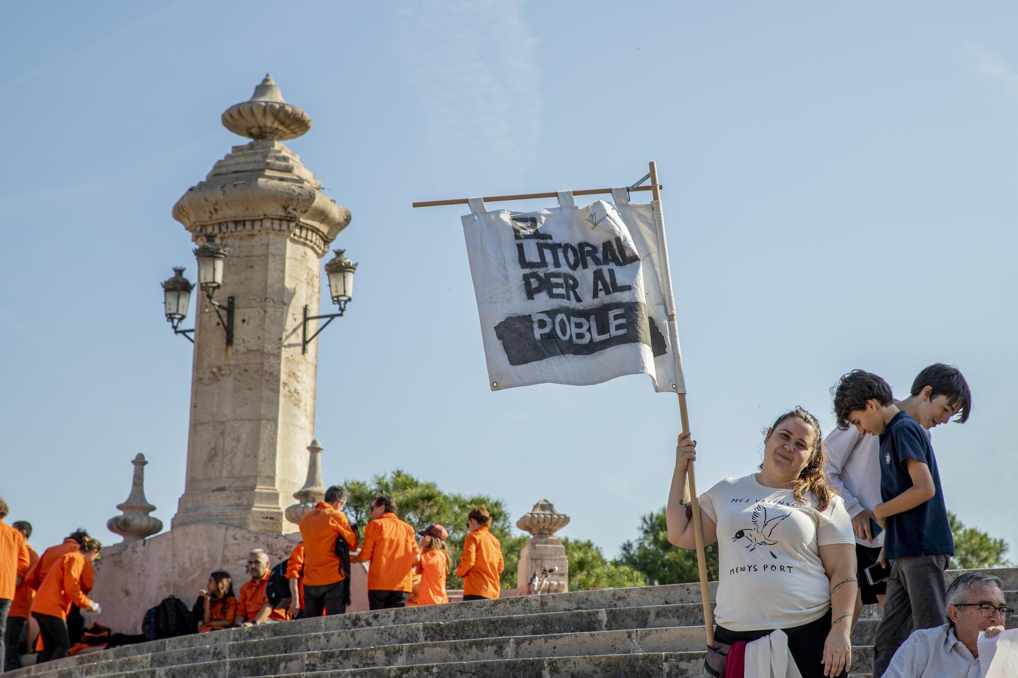 Manifestación contra la ampliación puerto de València - 1