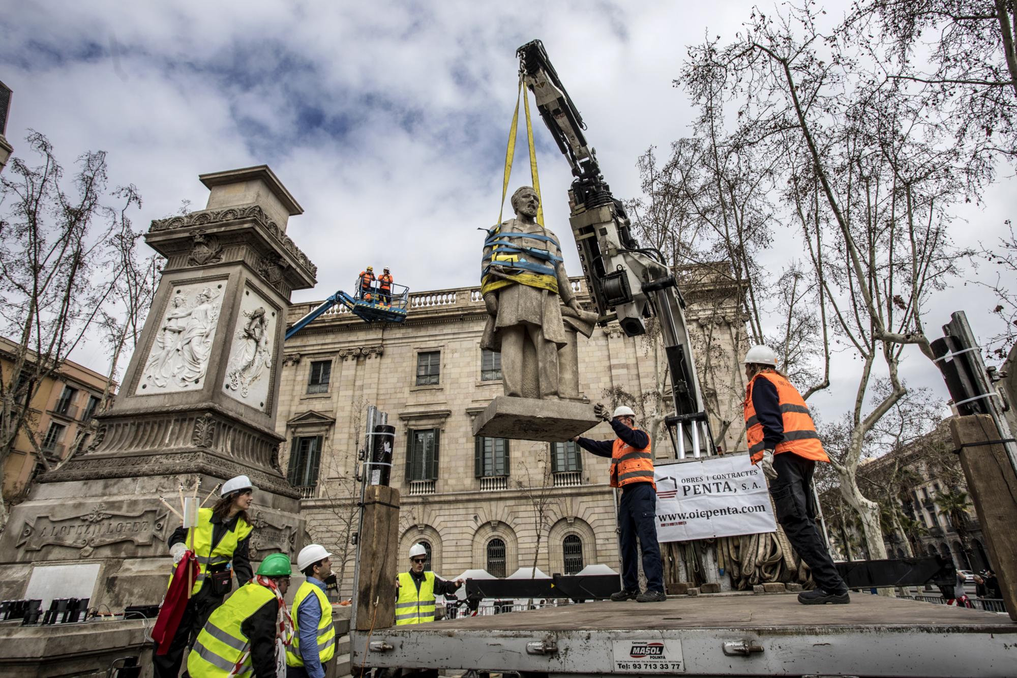 Retirada estatua Antonio López portada