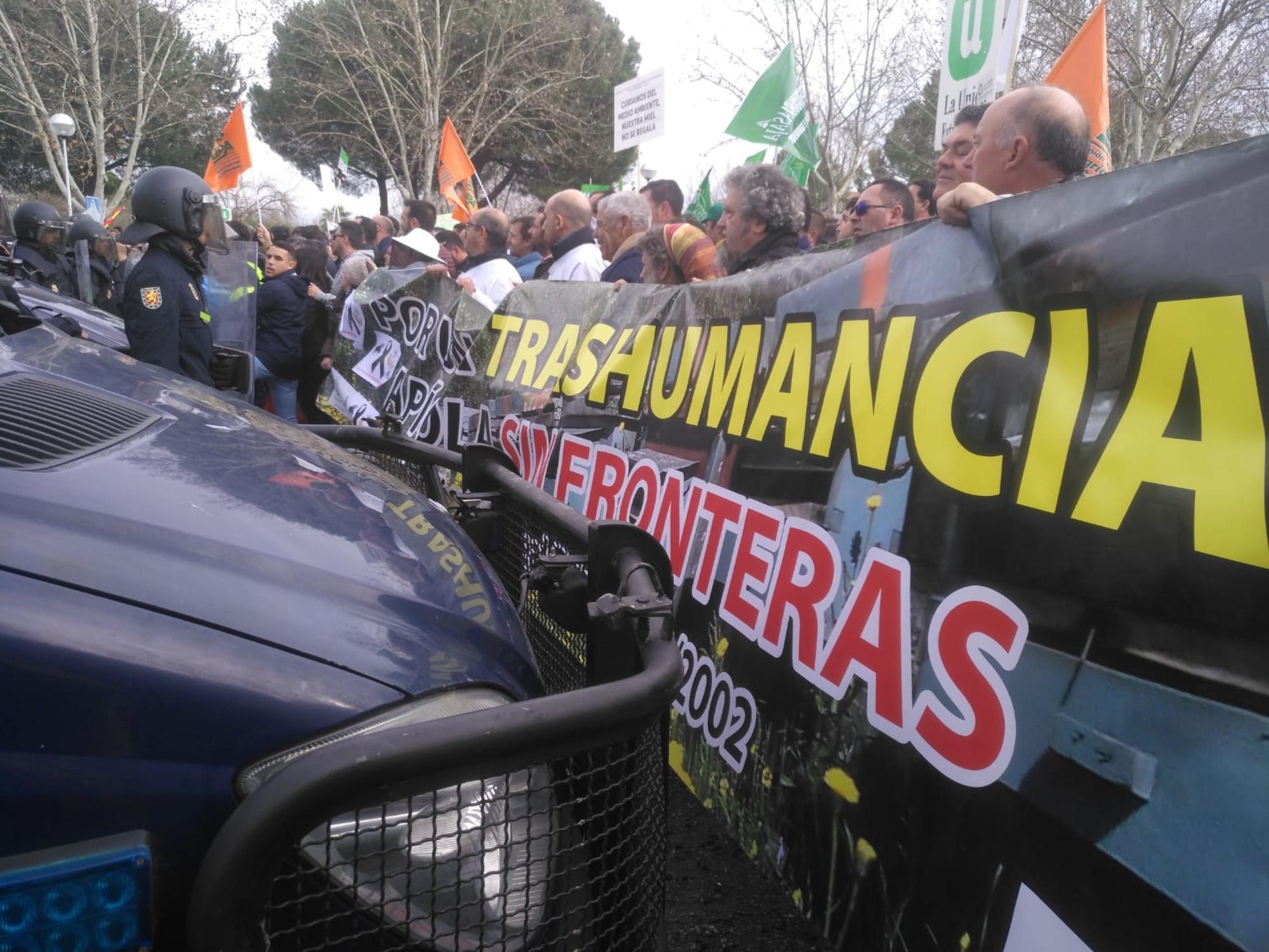 Protesta por la bajada de los precios, en Agroexpo, Don Benito