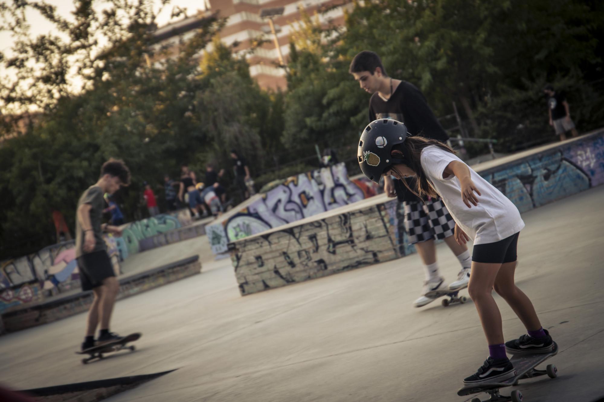 Skaters en el skatepark Bola de Oro, Granada - 4