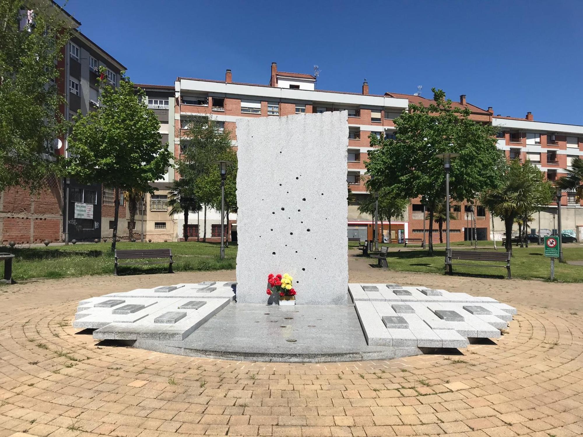Memoria herida, el monumento en Grado a la víctimas del franquismo