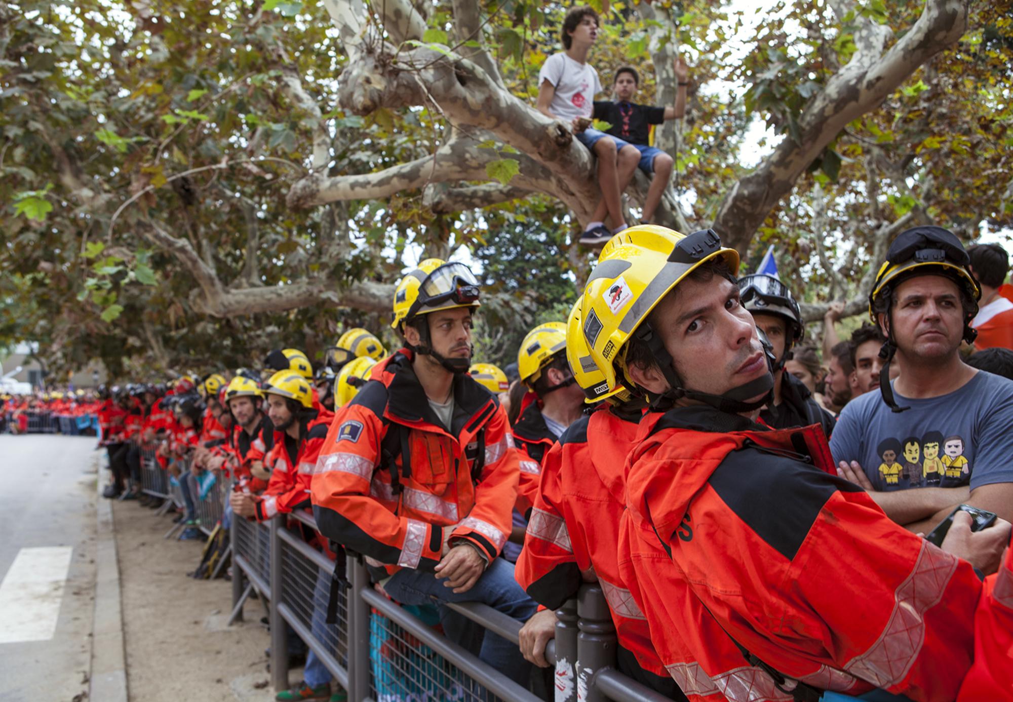Bomberos frente al Parlament 
