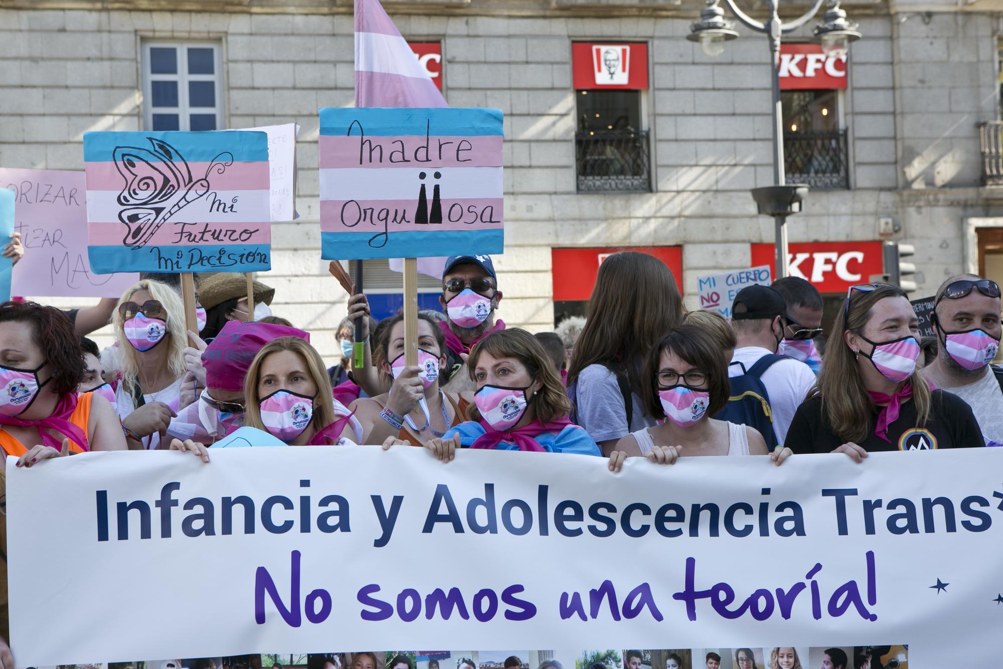 Familias Trans Aliadas protestan en Sol