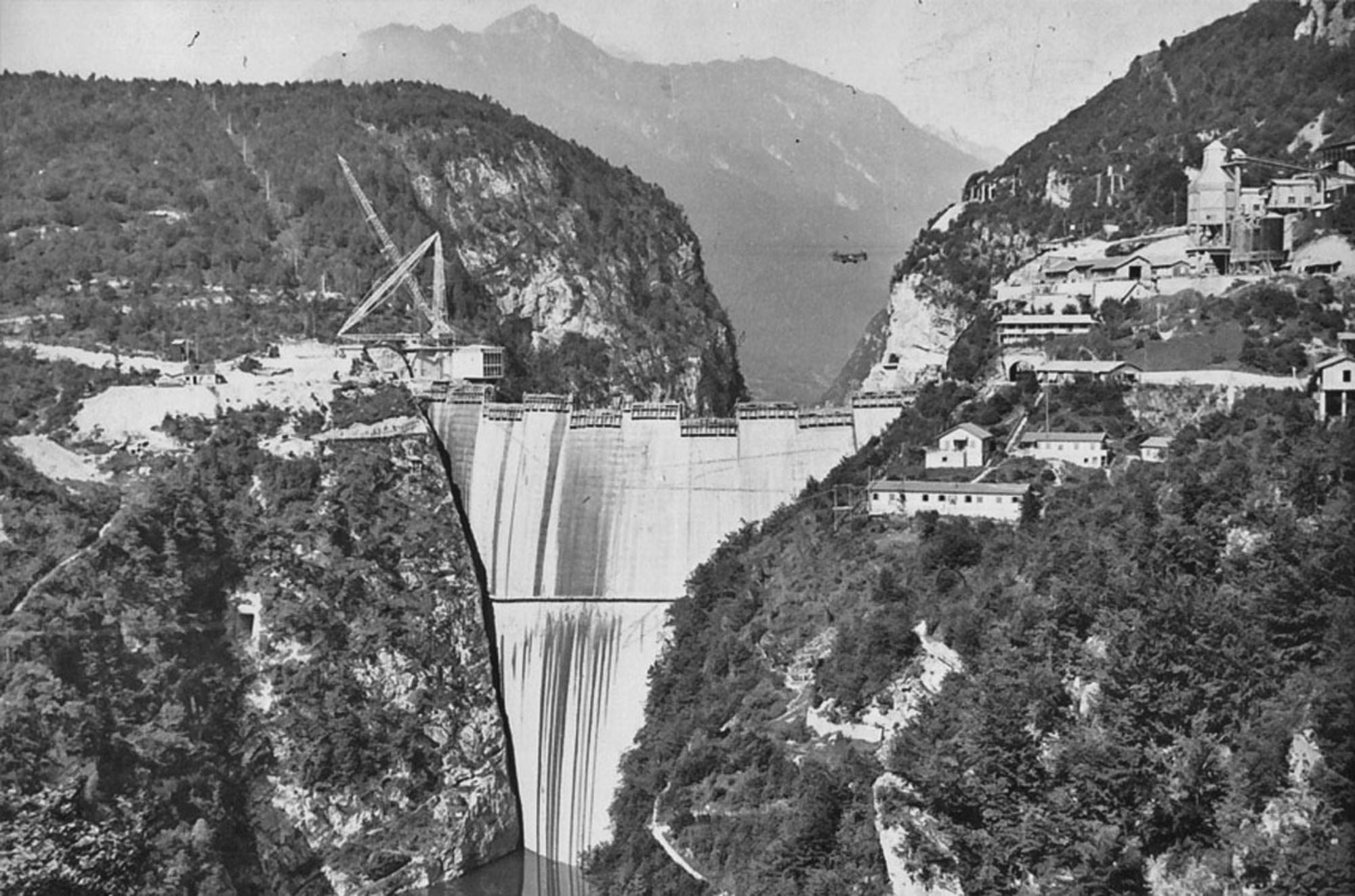 Presa del Vajont Italia - 3
