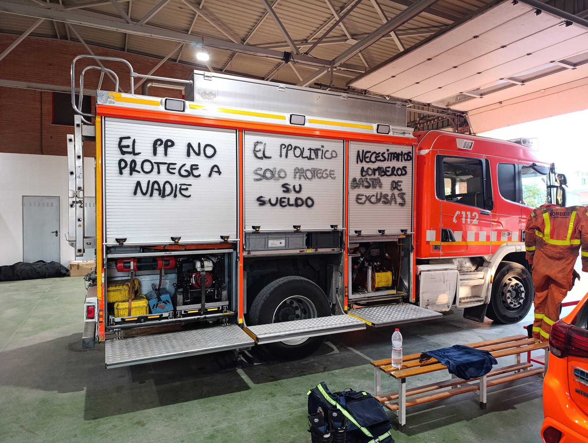 Huelga celo bomberos valencia furgona