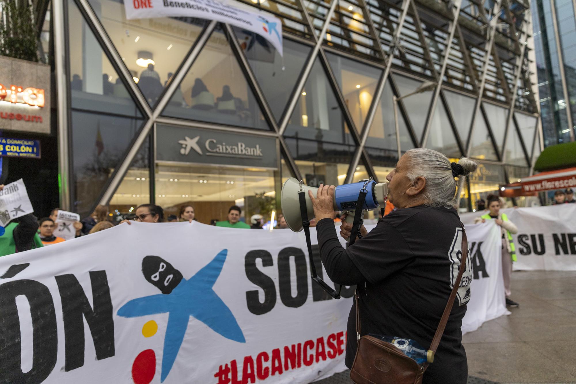 Acción Caixabank Desahucios Llerena Canica - 11