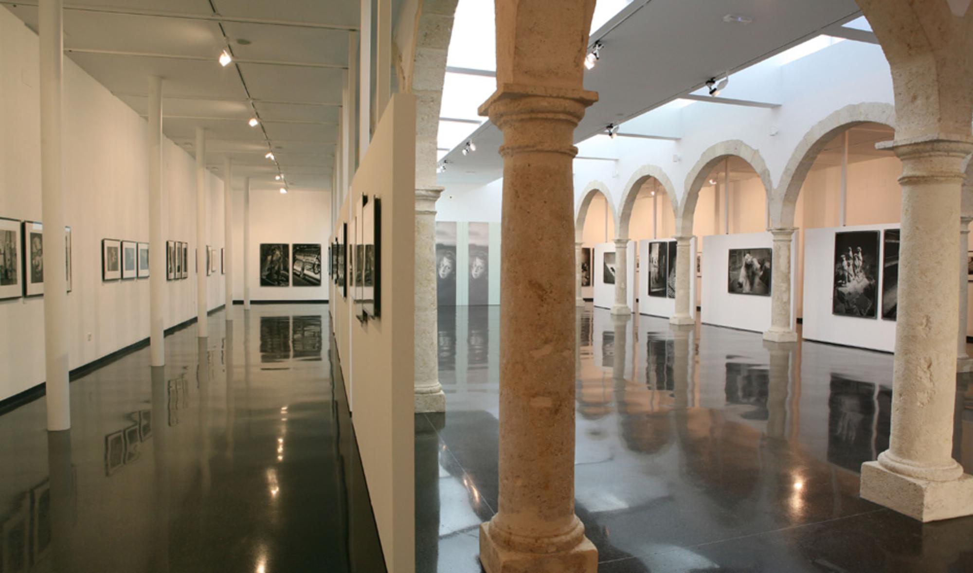 Sala de exposiciones del Centro Andaluz de Fotografía, en Almería