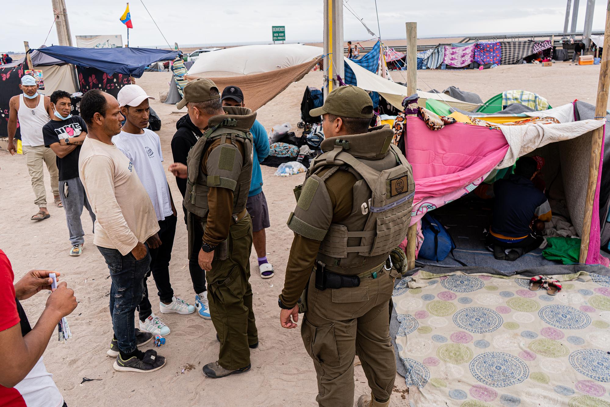 Un mes varados en la frontera entre Chile y Perú - 9