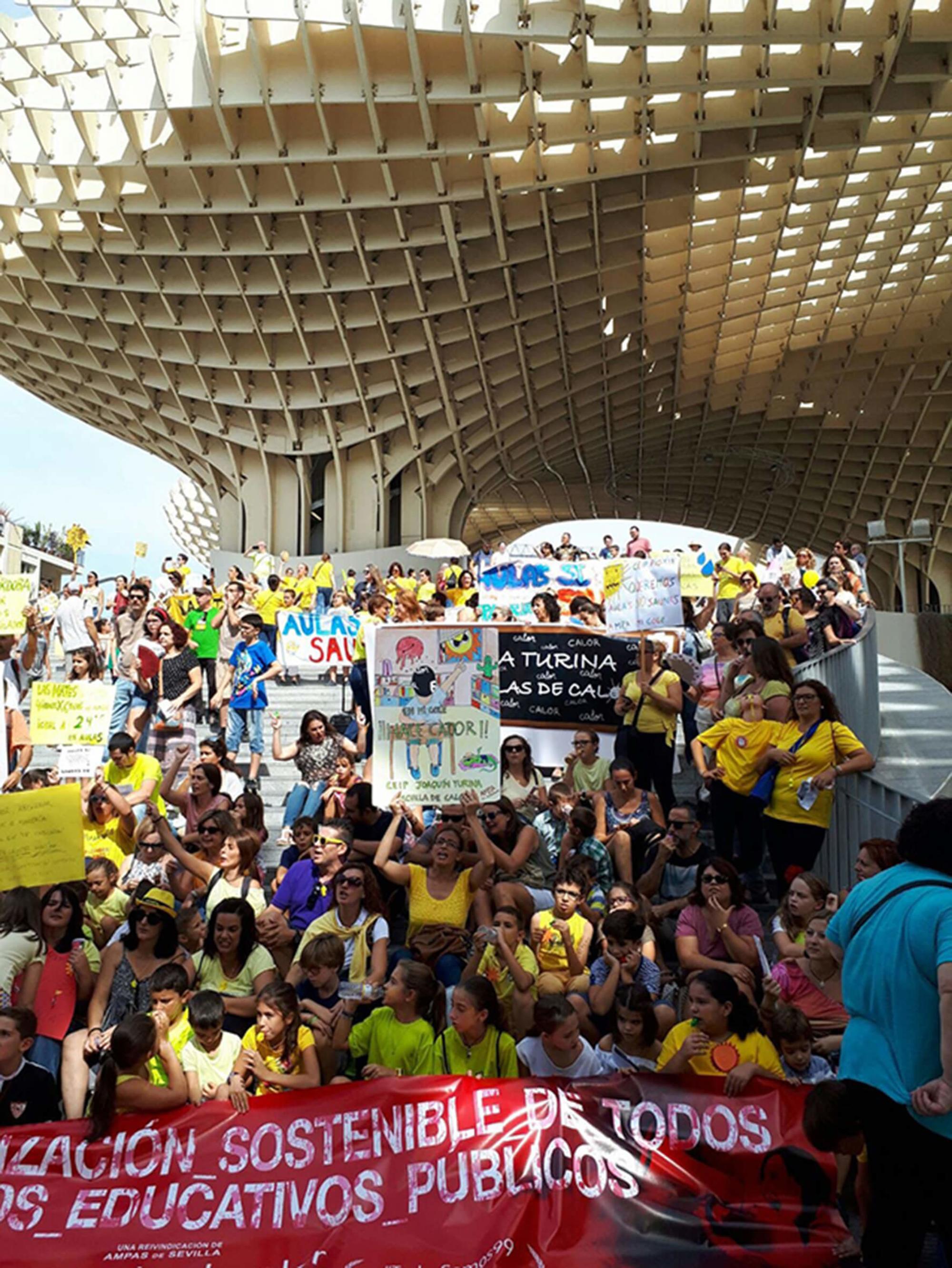Bioclimatización aulas manifestación Escuelas de Calor
