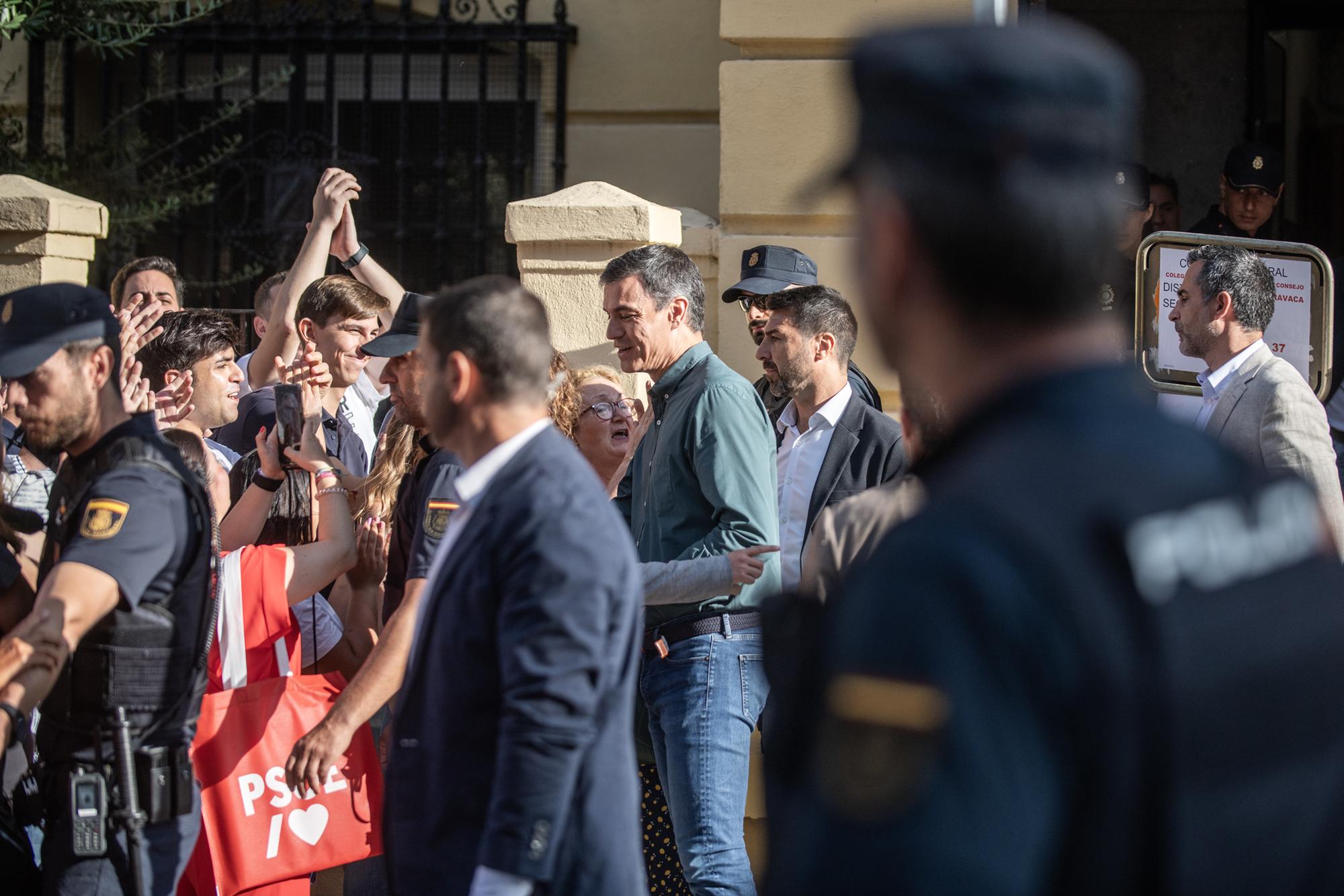 Pedro Sanchez colegio electoral - 3