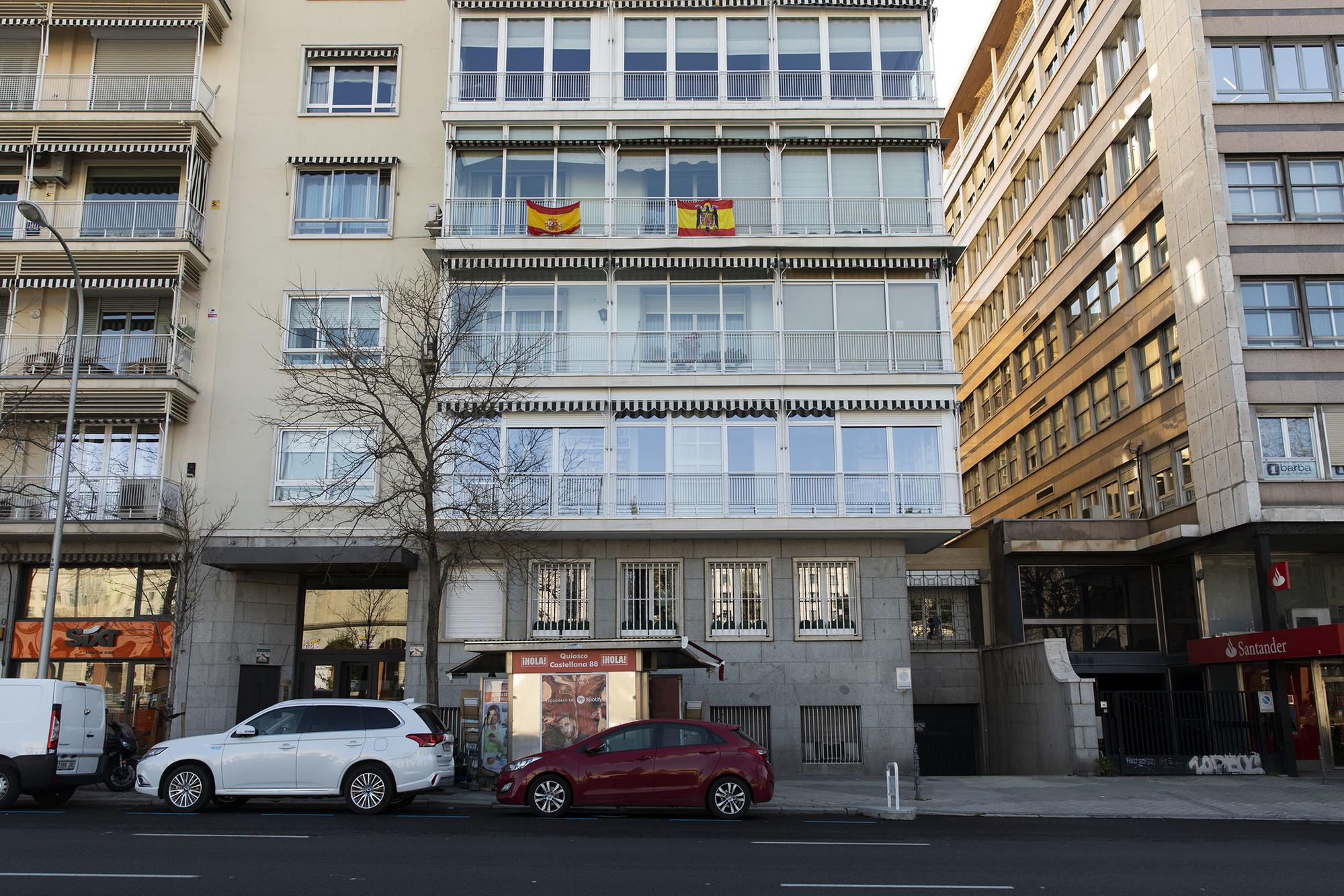 Bandera Franquista en el paseo de la Castellana