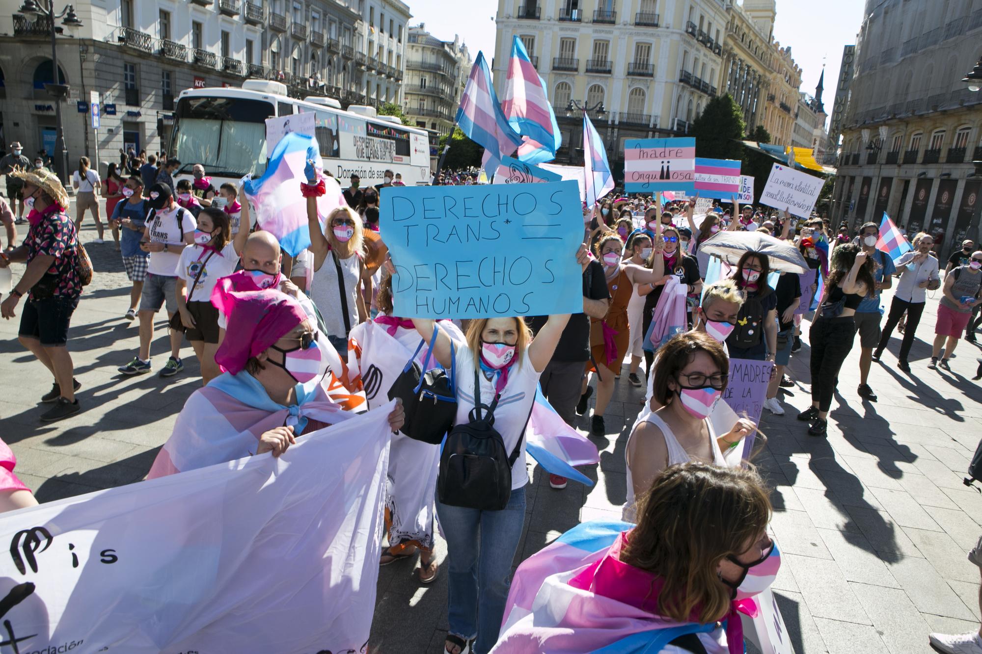 Familias Trans Aliadas se concentran en Sol para pedir una Ley Estatal Derechos Humanos