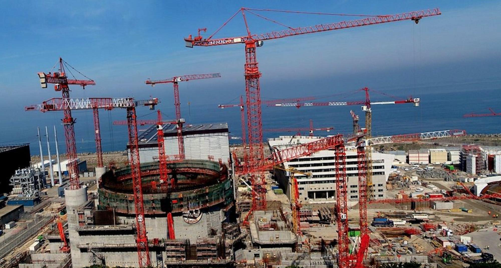 Construcción de la central de Flamanville. Fotografía de Beyond Nuclear.