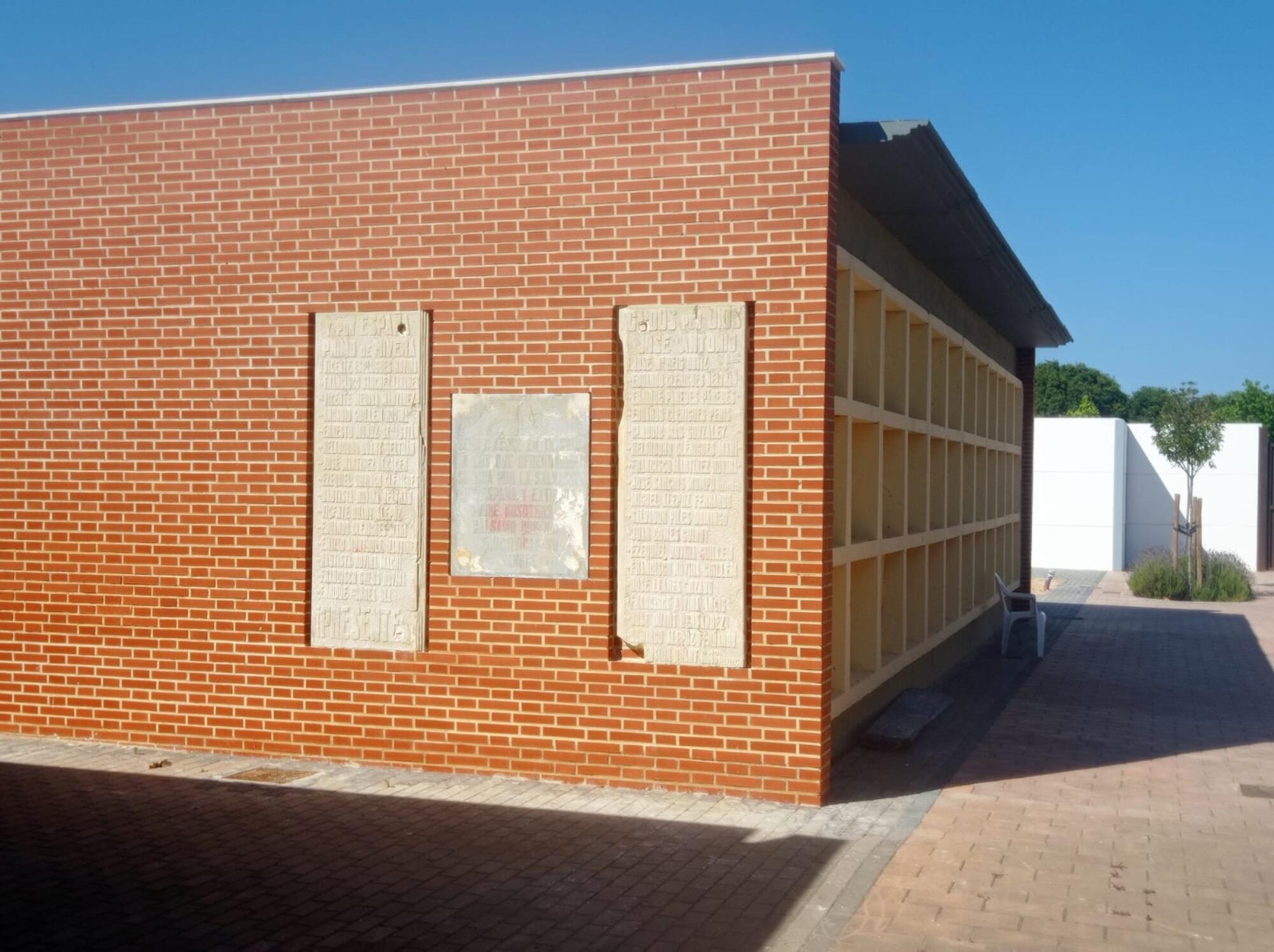 Placas franquistas Benifaio