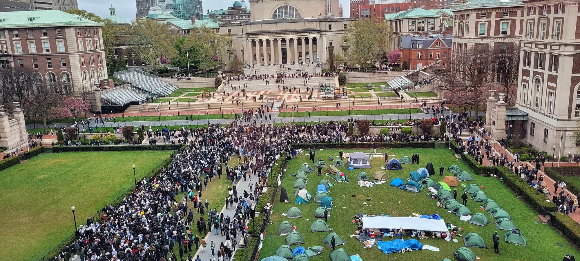 Campamento de solidaridad con Gaza en la Universidad de Columbia. Dos de los participantes en estas protestas han sido detenidos y en proceso de deportación.