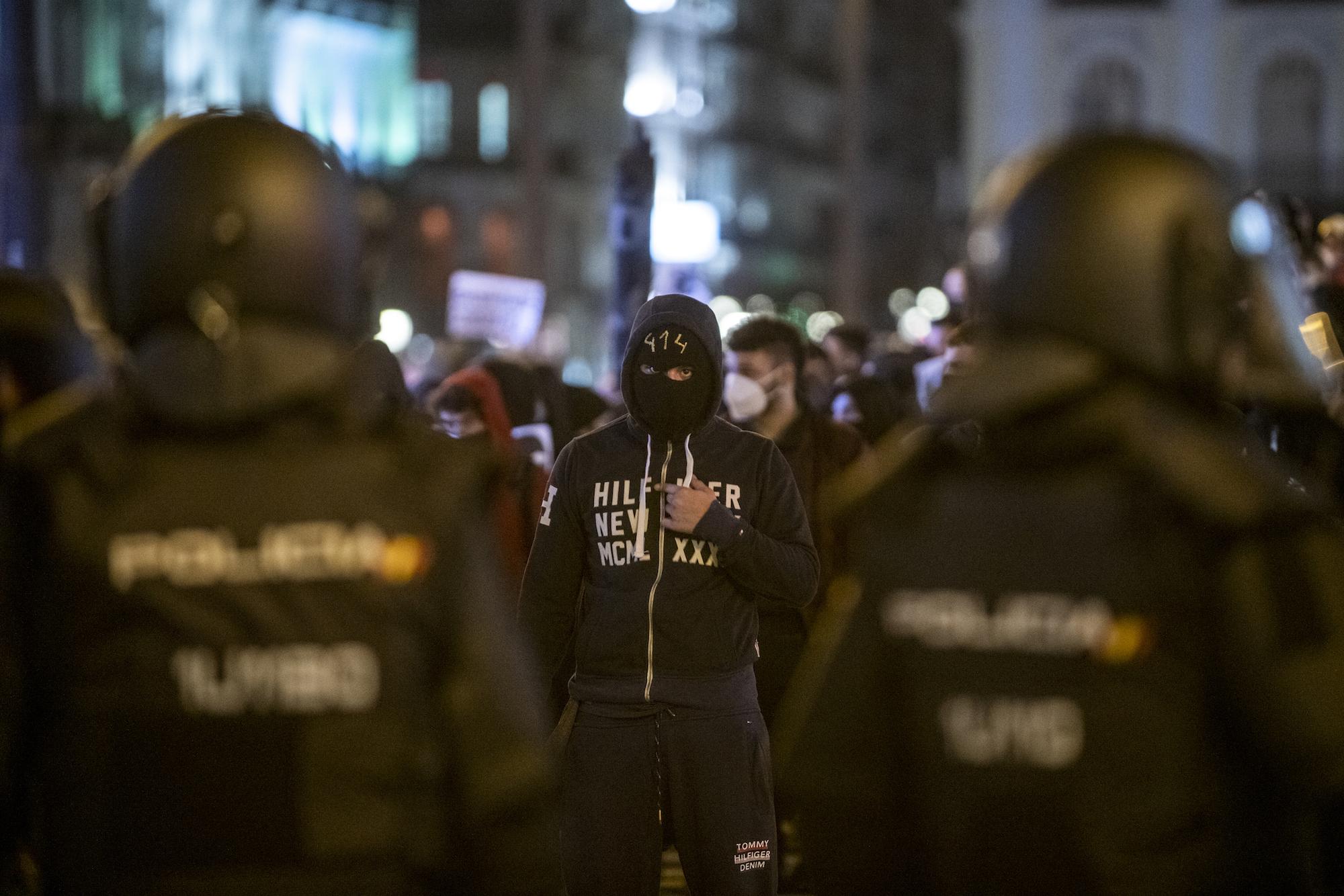 Manifestación en Madrid contra el encarcelamiento del rapero Pablo Hasél. - 18