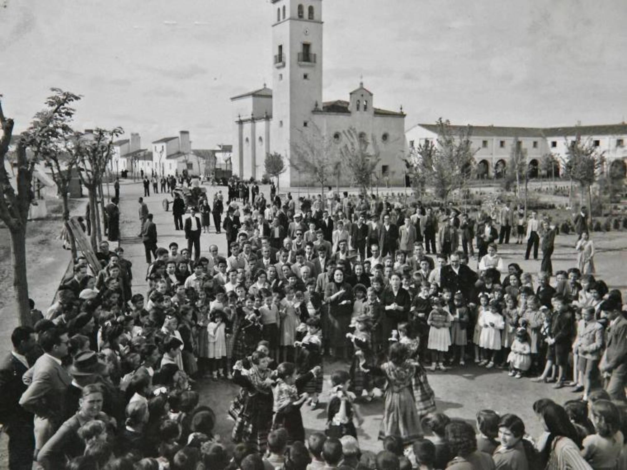 Valdelacalzada colonos visita Franco