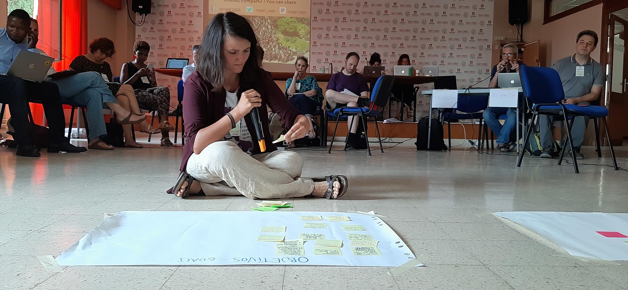 Los representantes de una trentena de redes internacionales durante el encuentro de julio preparatorio del FSMET 2020
