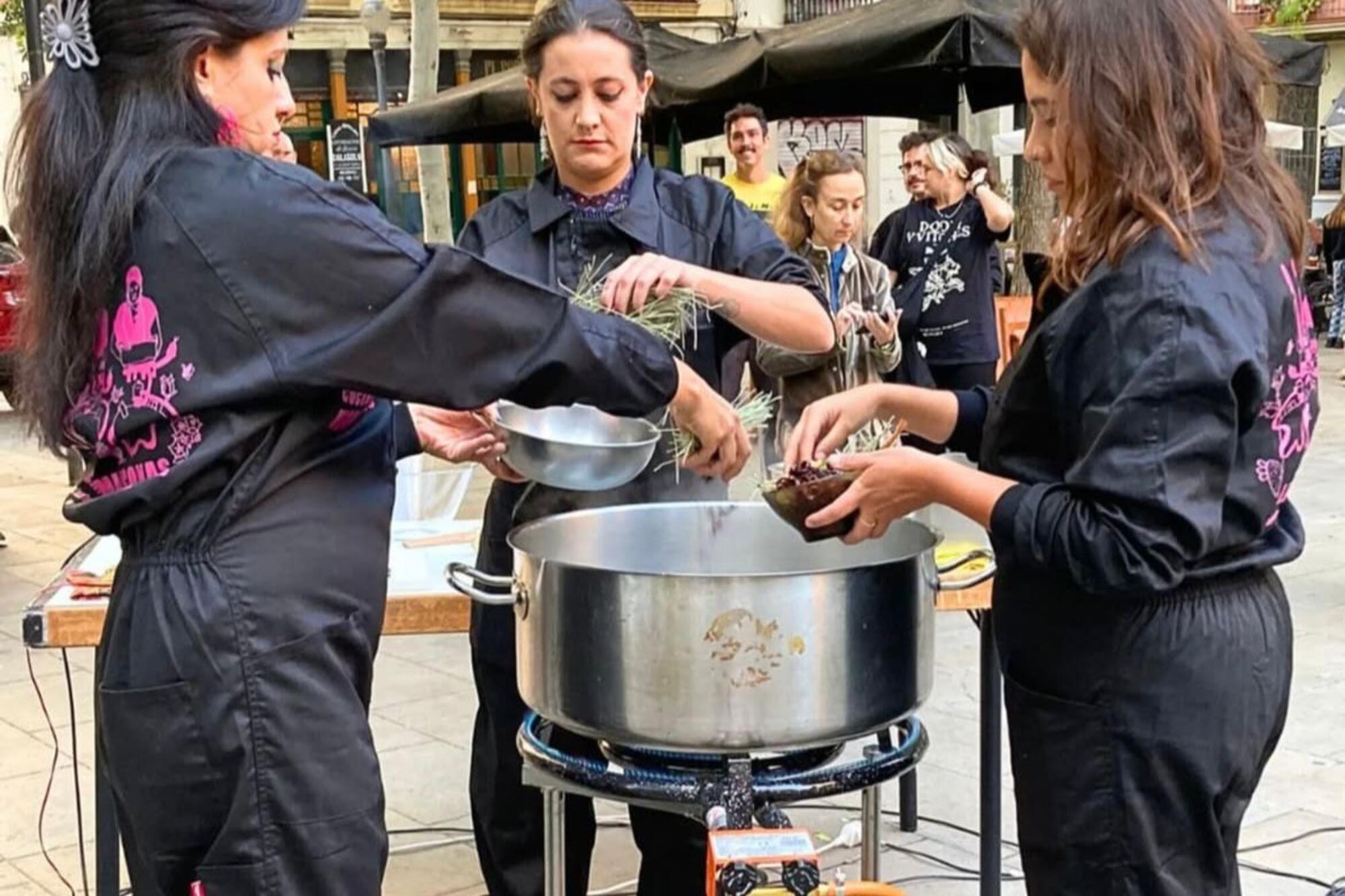 Mujeres cocinando