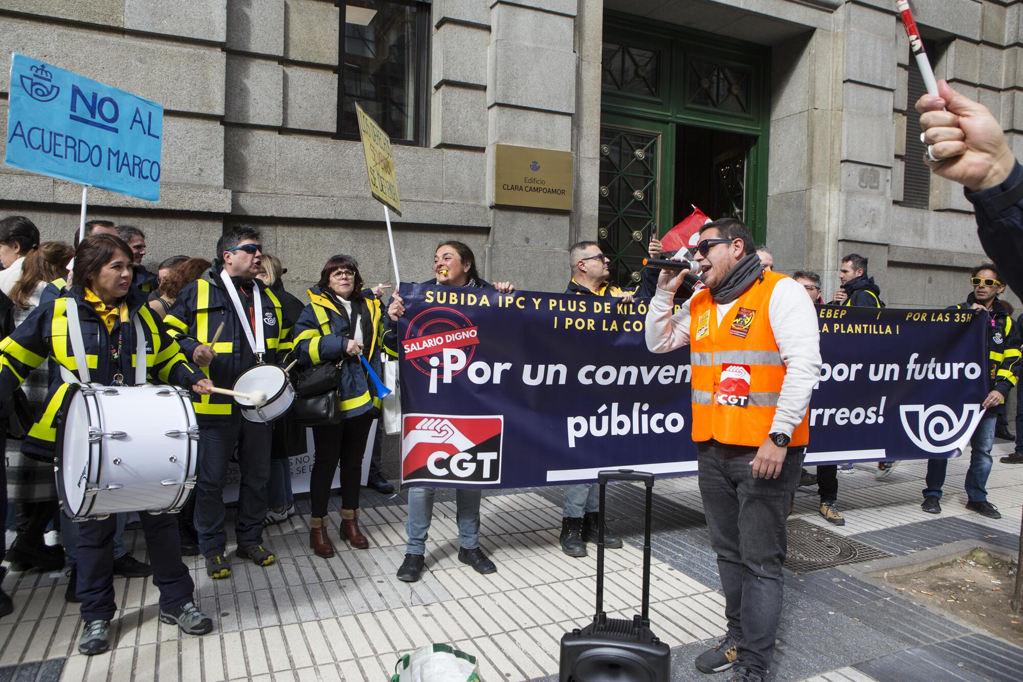Huelga de Correos_concentración en la Sede Central - 4