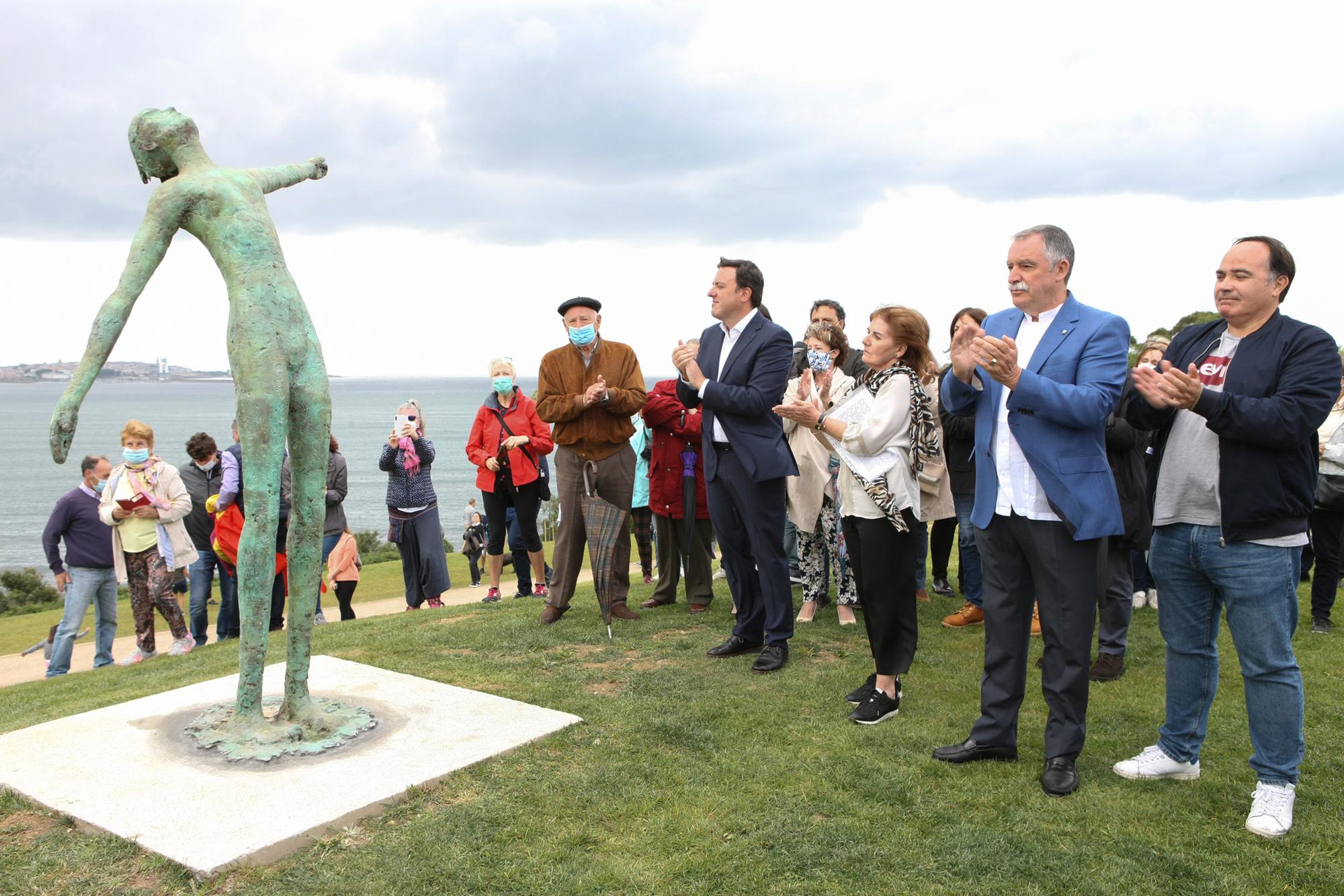 Oleiros abre un gran parque costero en Bastiagueiro llamado As Trece Rosas