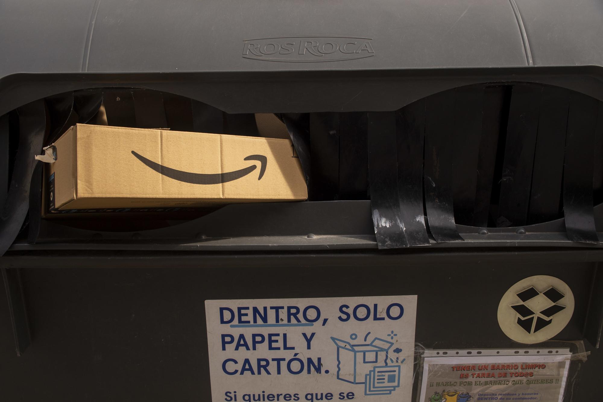 Caja Amazon contenedor - 1
