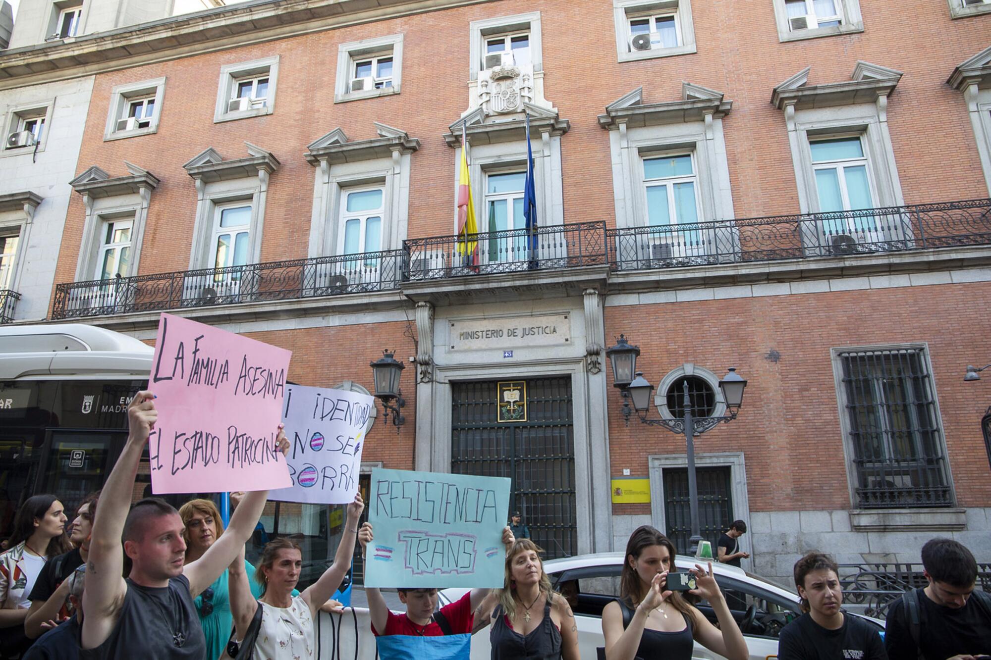 Concentración Derechos Trans fallecidas Ministerio - 3