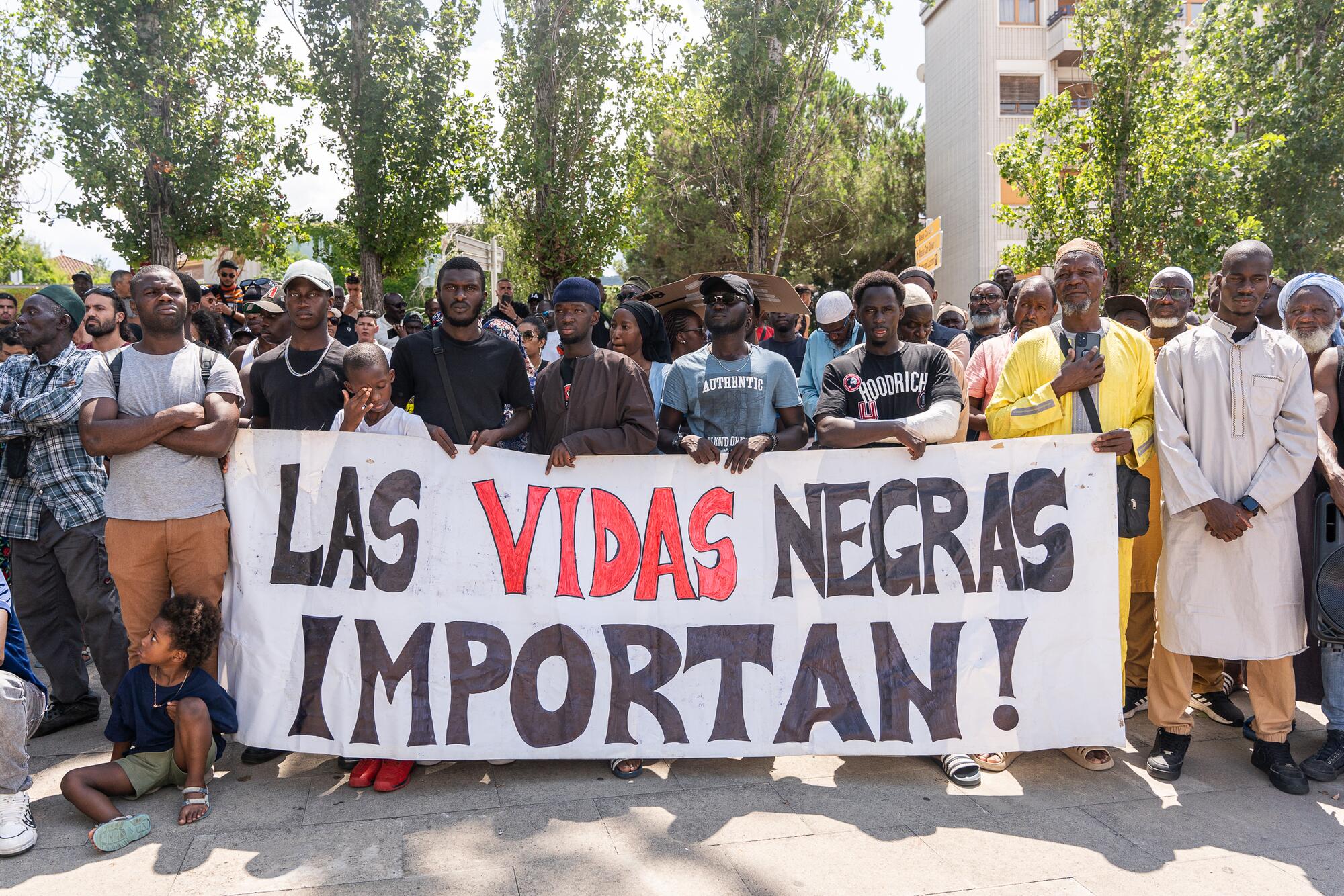 Manifestación Montornés por muerte de Mahamedi  - 17