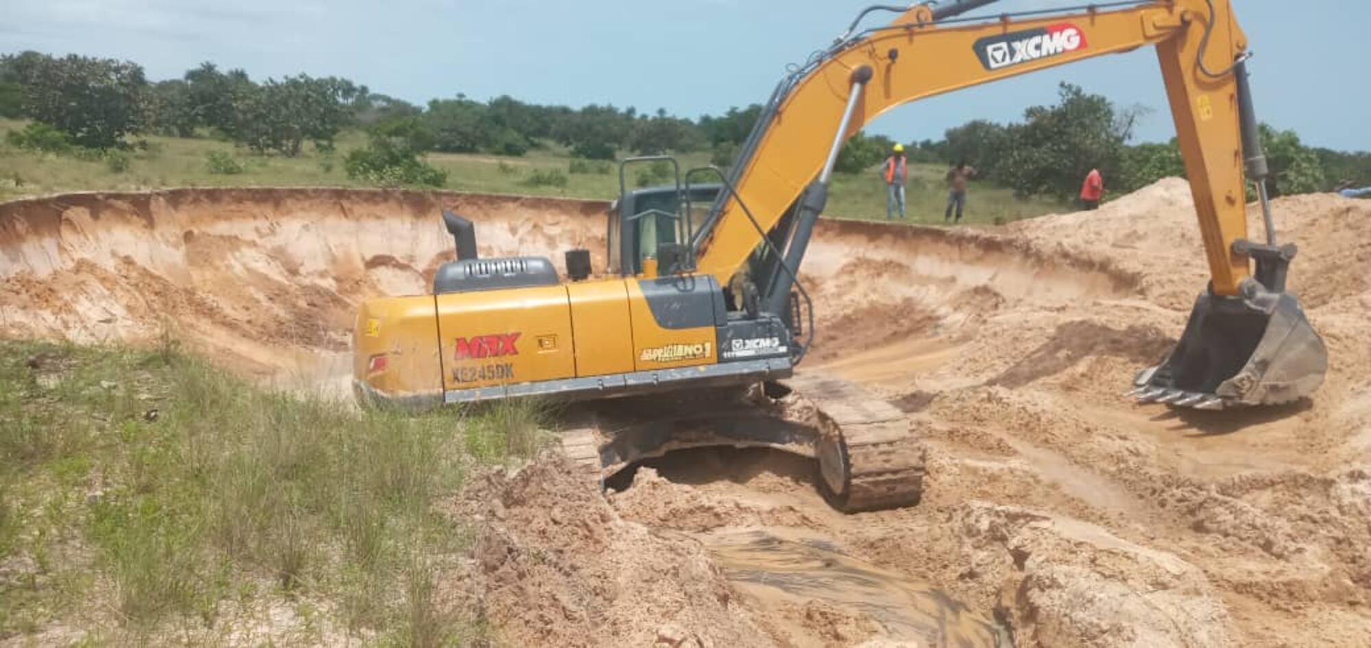 Excavadoras Bissau Arena Varela