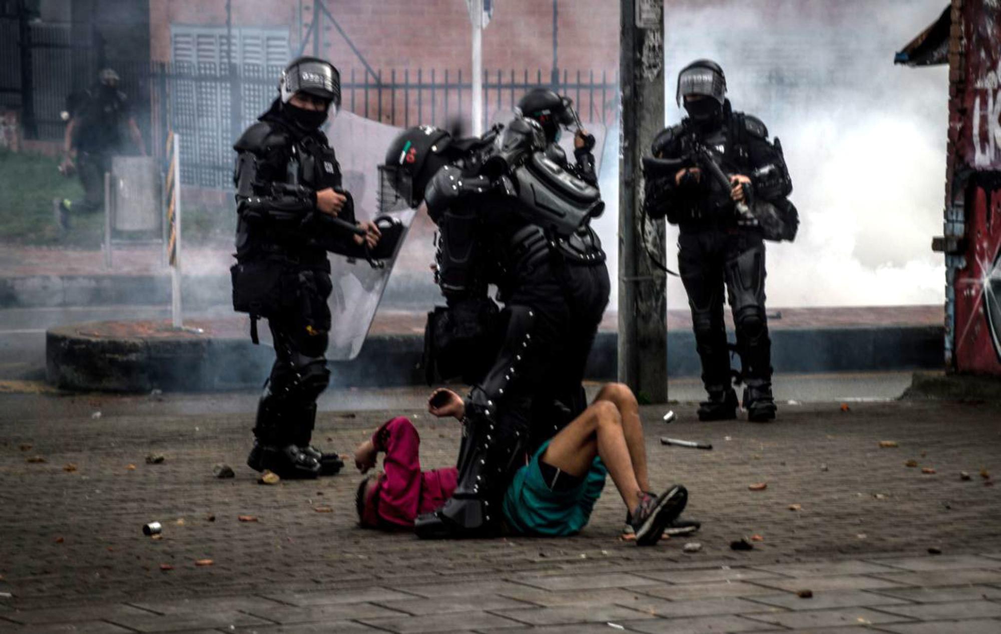 Cargas policiales durante el Paro Nacional en Bogotá.