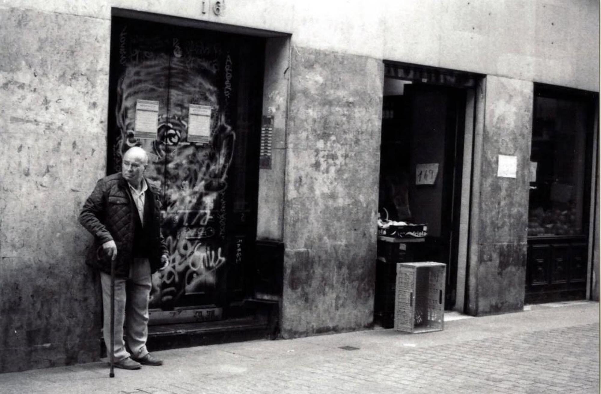 Unamuno_portal_ronda_graffiti_retrato