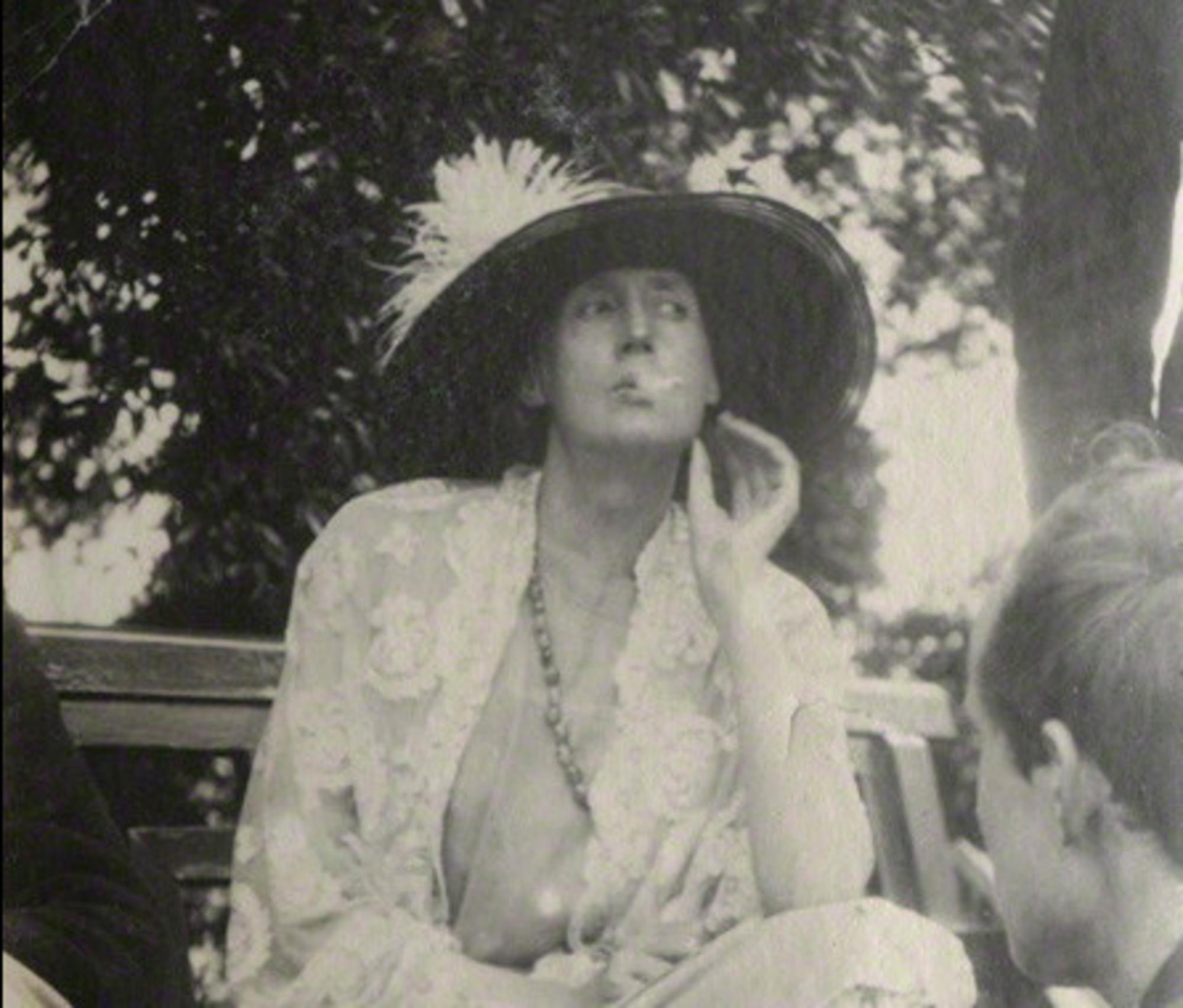 Virginia Woolf fumando