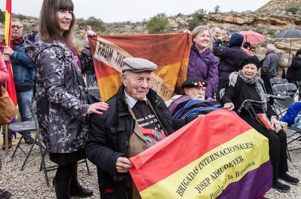 Virgilio Fernández con el último brigadista entre nosotros, Josep Almudever