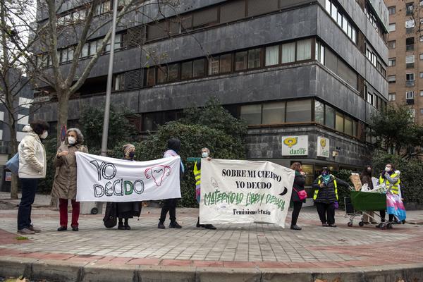 Jornada de accion contra el acoso de los grupos antielección ante la Dator - 3