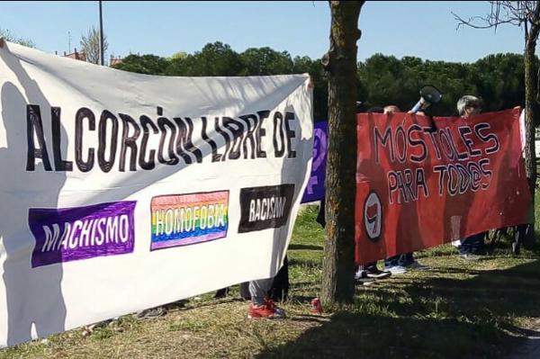 Pancartas antifascistas