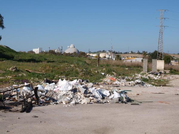 acumulacion basura depuradora cadiz