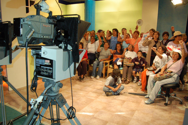 Toma del Canal 9 durante la Comuna de Oaxaca, en 2006.
