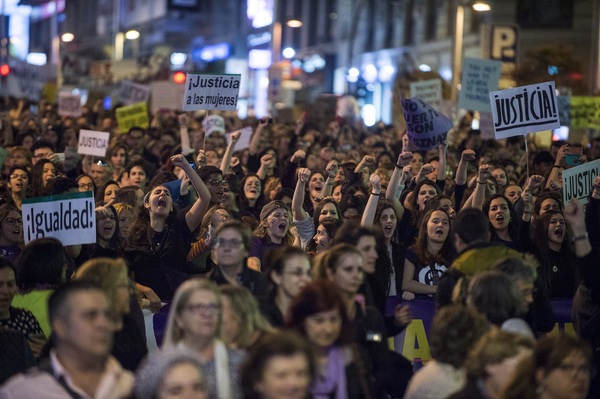 Mani feminista 8 marzo 2017