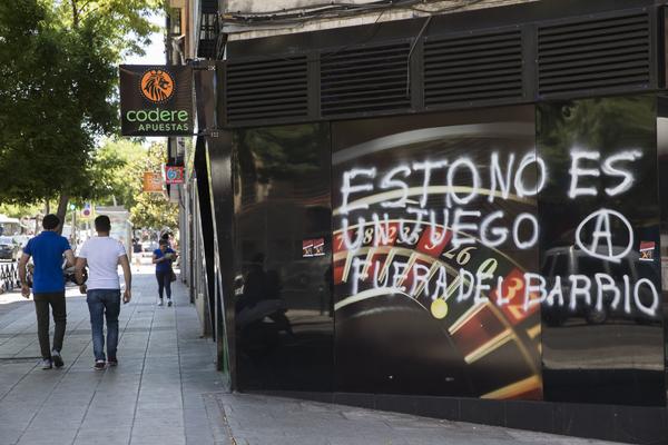 Fuera casas de apuestas Vallecas