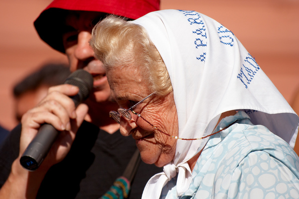 Abuelas de Plaza de Mayo.