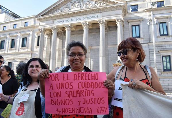 Concentración empleadas de hogar en el Congreso.