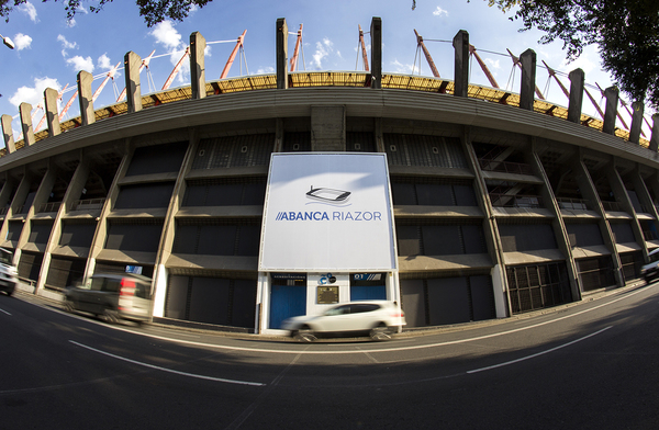 Abanca Riazor. O Estadio Municipal de Riazor co nome que levará ata 2025