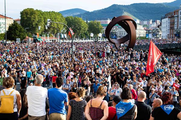Manifestación en Bilbao en solidaridad con las 47 personas encausadas en el proceso 11/13