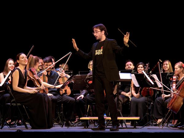 Director y orquesta Camerata Musicalis